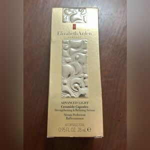 Elizabeth Arden Advanced Light Ceramide Capsules